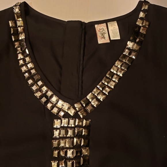 L8ter black V neck large rayon mini - Picture 3 of 5